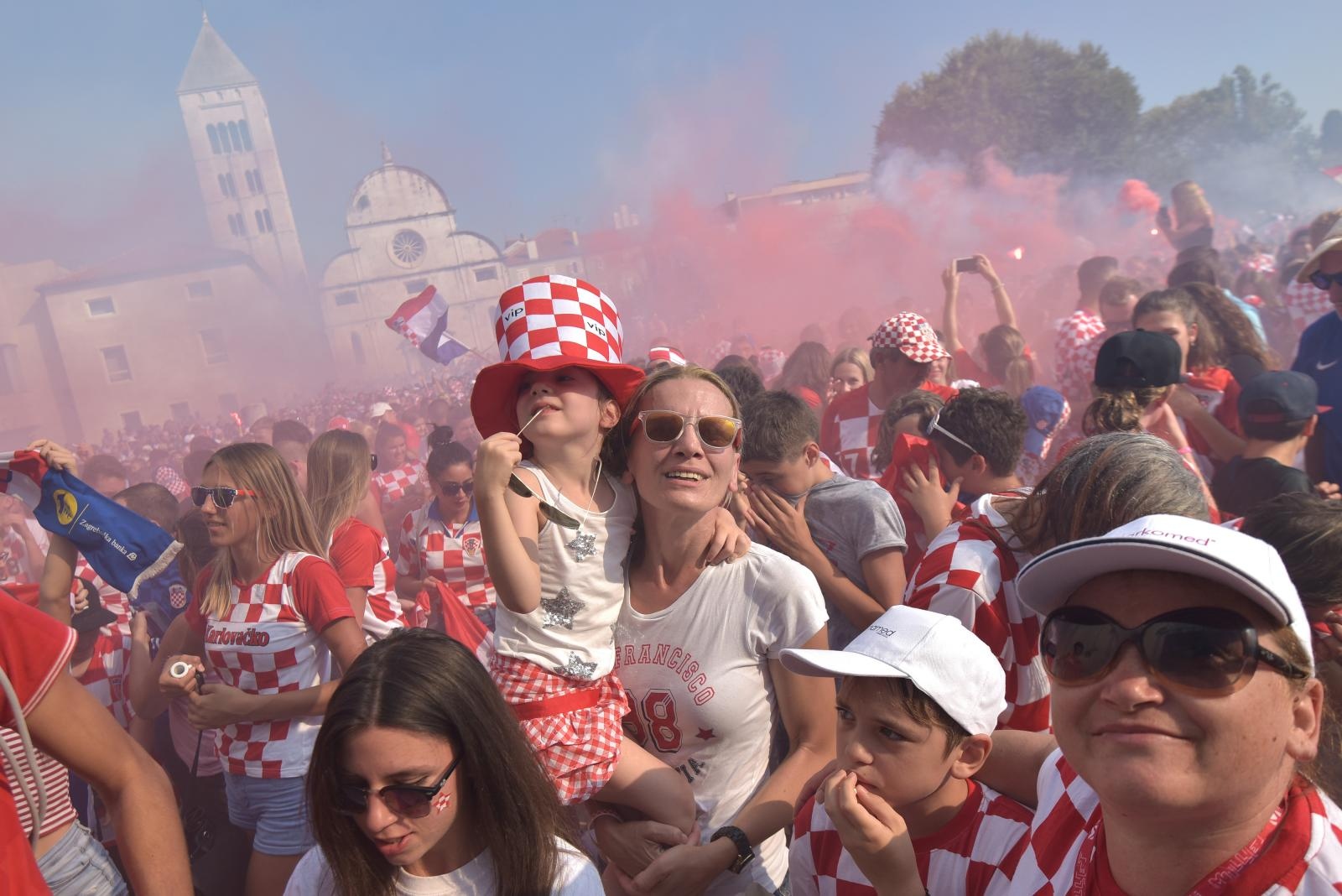Tisuće Zadrana na Forumu navijalo za Vatrene u finalu Svjetskog prvenstva Tisuće Zadrana na Forumu navijalo za Vatrene u finalu Svjetskog prvenstva