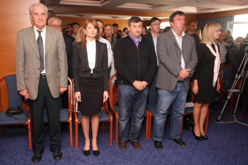 U hotelu Kolovare održana je izborna konvencija Županijske organizacije SDP-a. Na njoj su prisustvovali i ministar zdravstva Rajko Ostojić, ministar poduzetništva i obrta Gordan Maras te predsjednik zagrebačkog SDP-a Davor Bernardić. Photo: Dino Stanin/P U hotelu Kolovare održana je izborna konvencija Županijske organizacije SDP-a. Na njoj su prisustvovali i ministar zdravstva Rajko Ostojić, ministar poduzetništva i obrta Gordan Maras te predsjednik zagrebačkog SDP-a Davor Bernardić. Photo: Dino Stanin/P