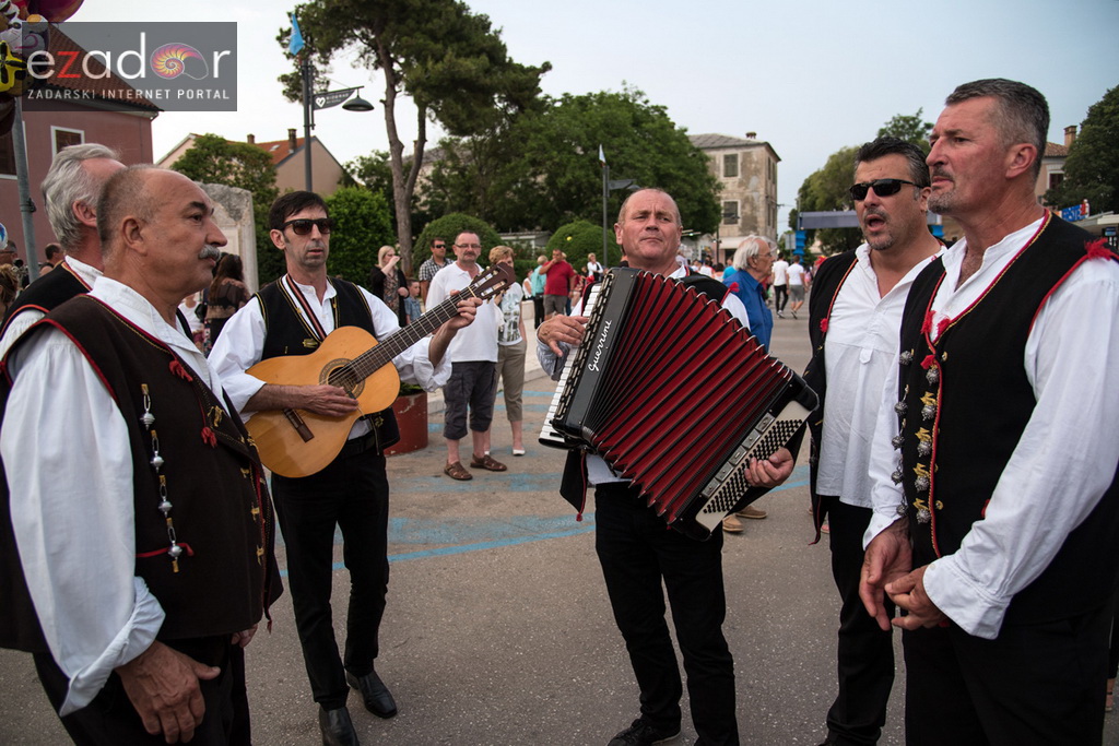 Otvoren 12. biogradski Gastro stol Otvoren 12. biogradski Gastro stol