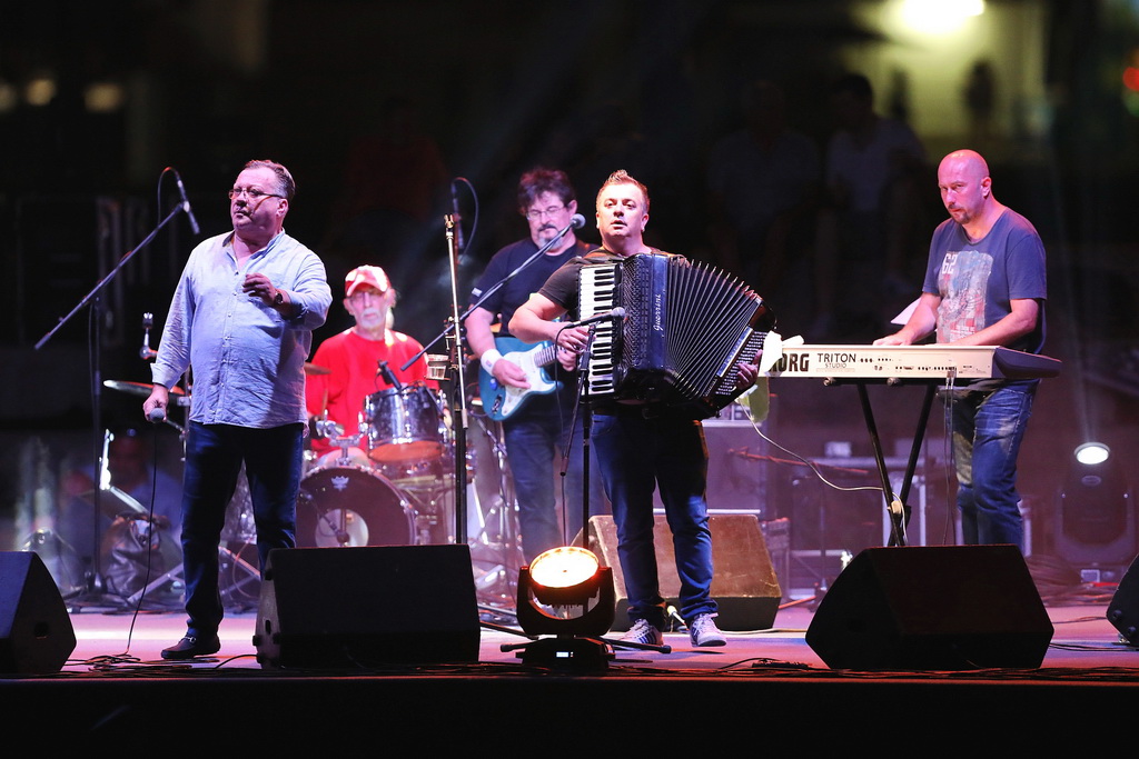 Halid Bešlić maestralno zaključio koncertnu sezonu u Biogradu na Moru