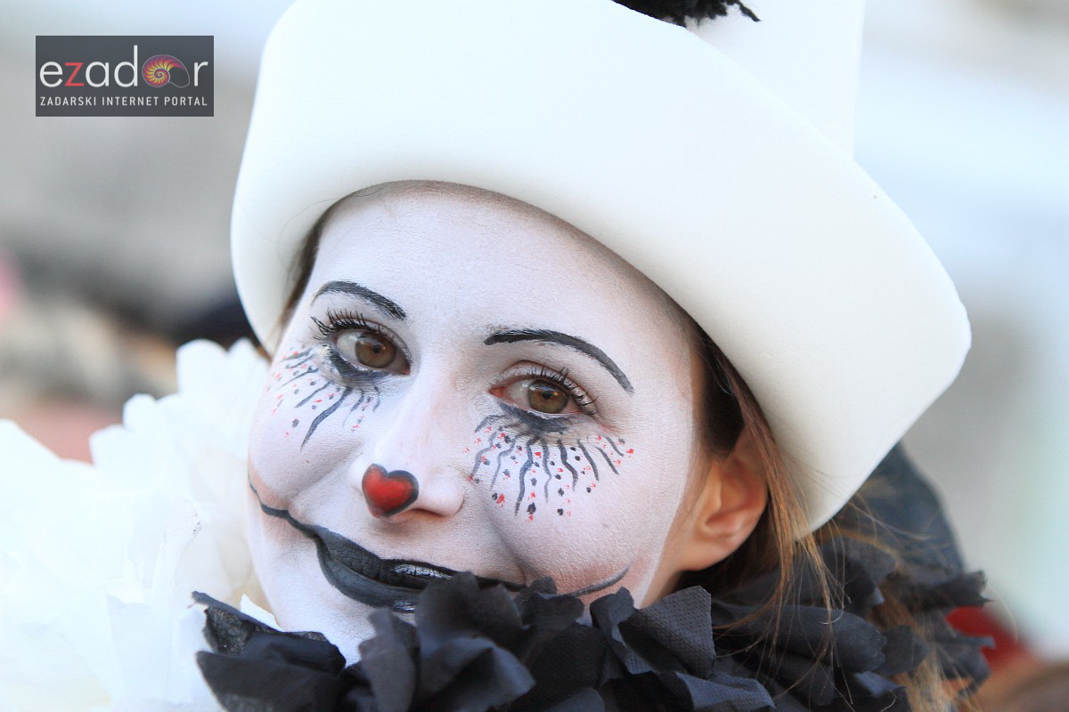 Maškarana povorka Velike Bake u Murteru