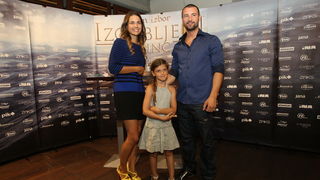 Zadar, 170712. 
Klub Arsenal.
Prikazivanje filma Izgubljeni princ – Larin izbor.
Na projekciji filma posjetitelji su imali priliku druziti se s glumcima iz serijala Larin izbor Doris Pincic i Ivanom Hercegom.
Na fotografiji: Ivan Herceg i Doris Pincic.
Fo