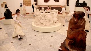 Glazbeno-plesni performans “Ona koja nosi”, foto: Iva Perinčić Glazbeno-plesni performans “Ona koja nosi”, foto: Iva Perinčić