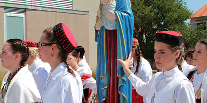 U Skabrnji odrzano veliko misno slavlje i procesija povodom blagdana Velike Gospe