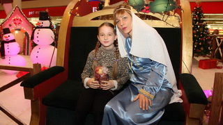 Sv. Luce razveselila mališane u Supernova centru, Foto: Iva Perinčić Sv. Luce razveselila mališane u Supernova centru, Foto: Iva Perinčić