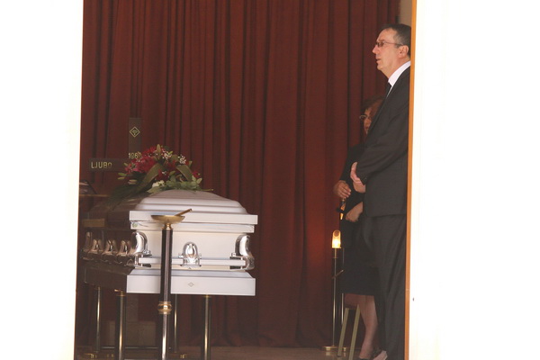 Ljubo Vujasinović ispraćen na posljednji počinak na Gradskom groblju u Zadru