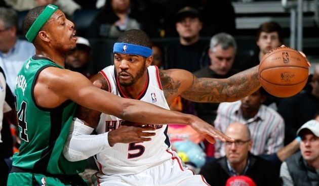 Josh Smith and Paul Pierce, foto: nba.com