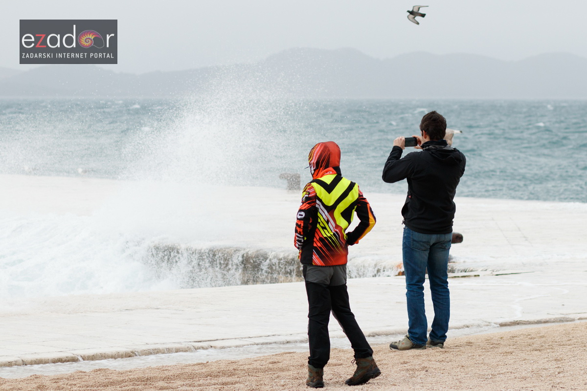 Đir po gradu, subotnja špica 31. ožujka 2018. Đir po gradu, subotnja špica 31. ožujka 2018.