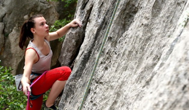 Zadar, 300412.U Nacionalnom parku Paklenica danas je odrzano natjecanje u sportkom penjanju Big Wall speed climbing. Osim natjecatelja, Paklenicu su posjetili i amateri penjaci. Brojni turisti i domaci takodjer su uzivali u setnjama parkom Paklenica.Na