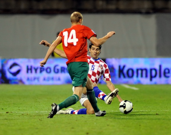 Zagreb, 050909.Stadion Maksimir, kvalifikacijska utakmica skupine 6 za Svjetsko nogometno prvenstvo u Juznoafrickoj Republici, susret reprezentacija Hrvatske i Bjelorusije.Na slici: Vedran Corluka 5Foto: Damir Krajac / CROPIX