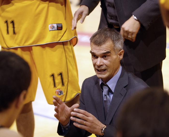 Split, 141011.
Dvorana Gripe.
Kosarkaska utakmica A-1 lige: Split – Borik
Na slici: trener Splita Mladen Vuskovic.
Foto: Vojko Basic / CROPIX Split, 141011.
Dvorana Gripe.
Kosarkaska utakmica A-1 lige: Split – Borik
Na slici: trener Splita Mladen Vuskovic.
Foto: Vojko Basic / CROPIX