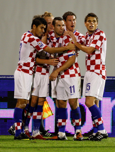 Zagreb, 050909. Stadion u Maksimiru. Kvalifikacijska nogometna utakmica skupine 6 za Svjetsko prvenstvo u Juznoj Africi 2010. Hrvatska – Bjelorusija Na fotografiji slijeva: Eduardo, Ivan Rakitic, Darijo Srna, Ivica Krizanac i Ognjen Vukojevic. Foto: Ronal
