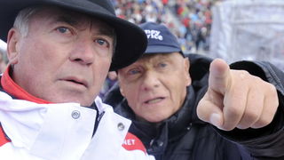 Kitzbuhel, 210111.
Fis Audi World Cup, Svjetski skijaski kup u Kitzbuhelu utrka Super G.
Na slici: Karl Schranz legendarni austrijski skijas i Niki Lauda legenda Formule 1.
Foto: Drago Sopta / CROPIX Kitzbuhel, 210111.
Fis Audi World Cup, Svjetski skijaski kup u Kitzbuhelu utrka Super G.
Na slici: Karl Schranz legendarni austrijski skijas i Niki Lauda legenda Formule 1.
Foto: Drago Sopta / CROPIX