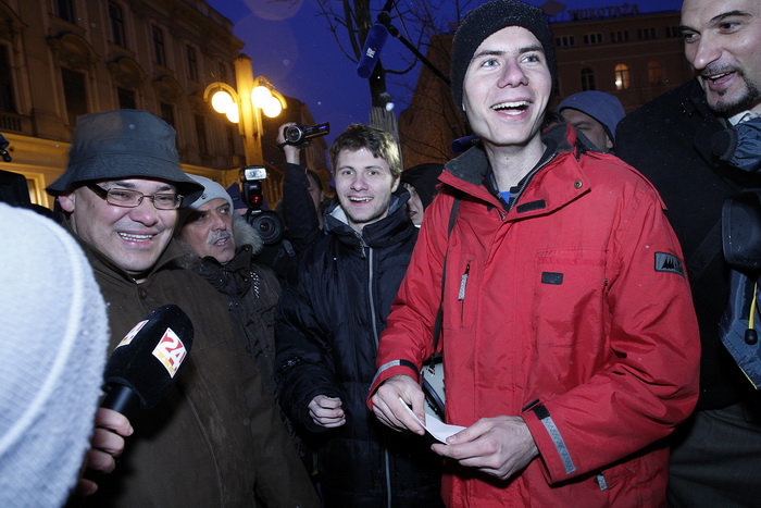 Zagreb, 020311. 
Novi, cetvrti po redu, protuvladin prosvjed tzv. facebook grupe zapoceo je veceras na Cvjetnom trgu. 
Na fotografiji: Damir Kajin i Ivan Pernar organizator prosvjeda.
Foto: Davor Pongracic / CROPIX
