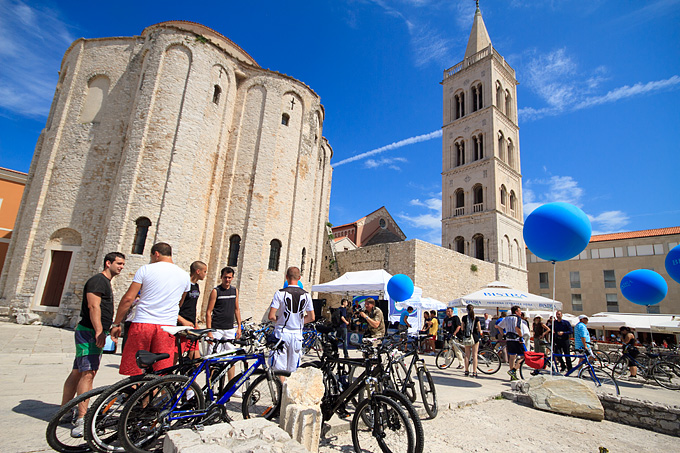 Image 892625 (auto) Image 892625 (auto)