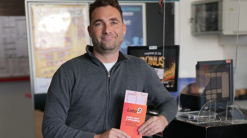 Milijunaš Srđan podigao dobitak: “Uvijek imam vremena za dobre ljude koji mi daju novce” Milijunaš Srđan podigao dobitak: “Uvijek imam vremena za dobre ljude koji mi daju novce”