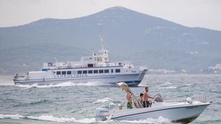 Olujno jugo na zadarskoj rivi