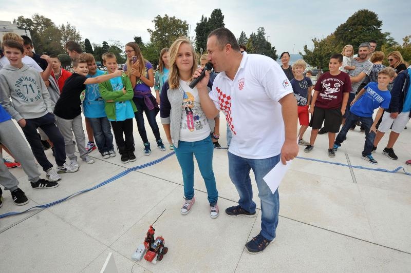 Na zadarskom Forumu odrzano je natjecanje u robotickoj alki gdje su se natjecala djeca osnovnih skola, Photo: Filip Brala/PIXSELL