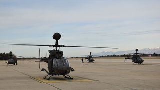 Letačka obuka nove skupine pilota na Kiowama