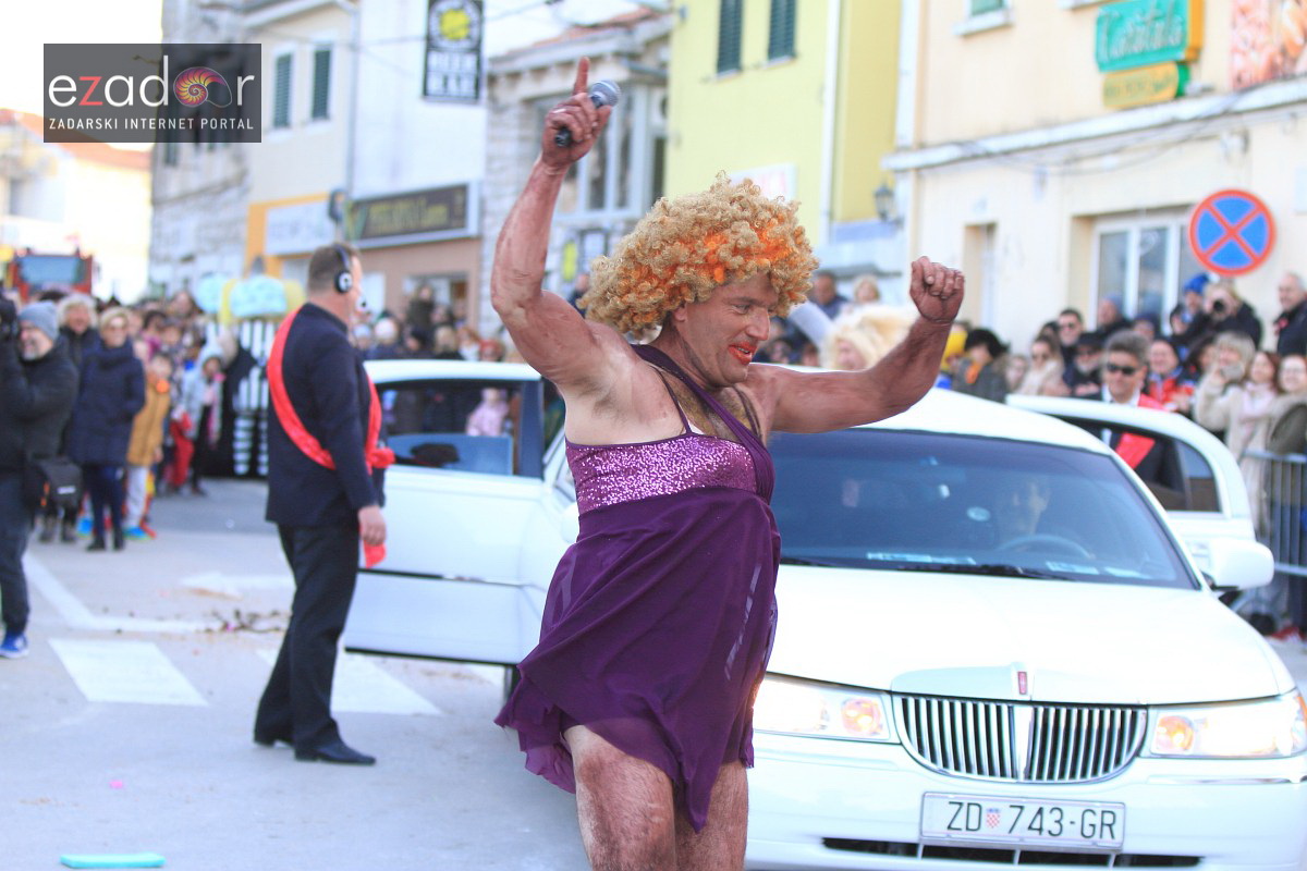 Maškarana povorka Velike Bake u Murteru