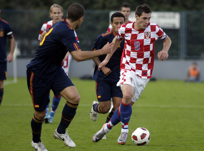 Varazdin, 121010.
Gradski stadion Varazdin. Kvalifikacijska utakmica za Europsko prvenstvo U21 u Danskoj 2011. godine. Hrvatska – Spanjolska.
Na slici: Mato Jajalo.
Foto: Zeljko Hajdinjak / Cropix Varazdin, 121010.
Gradski stadion Varazdin. Kvalifikacijska utakmica za Europsko prvenstvo U21 u Danskoj 2011. godine. Hrvatska – Spanjolska.
Na slici: Mato Jajalo.
Foto: Zeljko Hajdinjak / Cropix