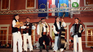 Biograd: Sjecanje na Hirosimu 6. kolovoza 2010. Biograd: Sjecanje na Hirosimu 6. kolovoza 2010.