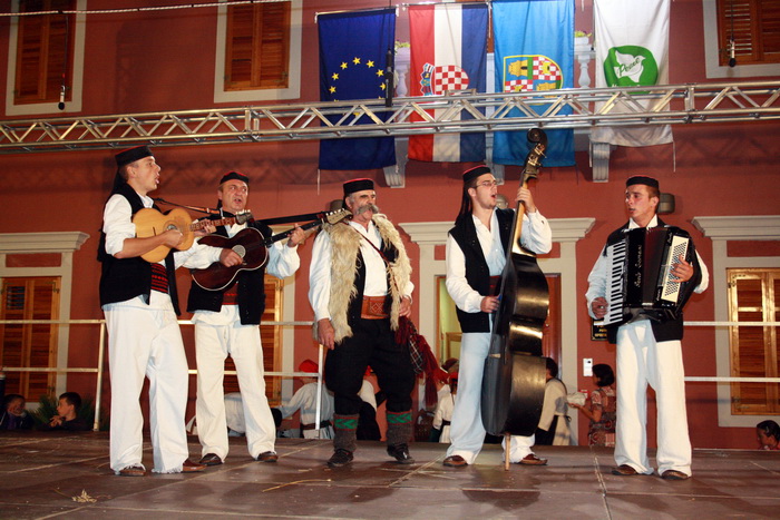 Biograd: Sjecanje na Hirosimu 6. kolovoza 2010. Biograd: Sjecanje na Hirosimu 6. kolovoza 2010.