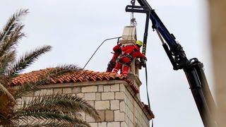 Uklanja se zvono s Kneževog dvora u Pagu Uklanja se zvono s Kneževog dvora u Pagu