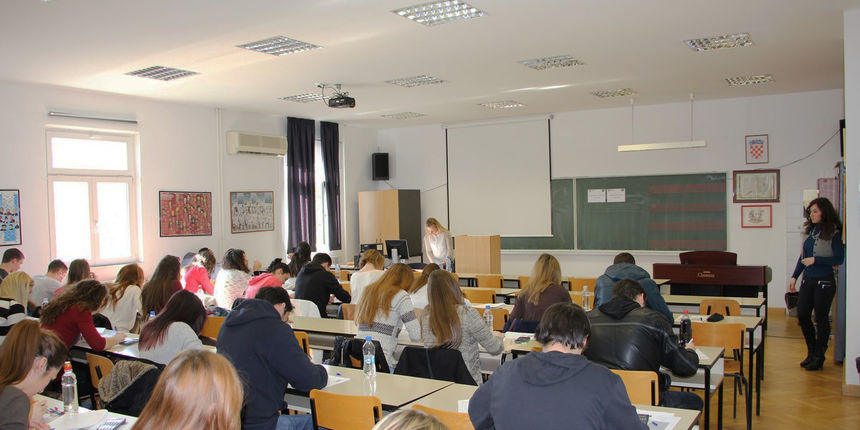Više od 4000 maturanata širom Hrvatske pristupilo probnim ispitima Više od 4000 maturanata širom Hrvatske pristupilo probnim ispitima