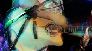 Na Stanovima se Kraljica mira slavi već preko 20 godina, a sinoćnjim misnim slavljem, procesijom i kasnije koncertom na školskom igralištu Stanarci su proslavili još jednu feštu. Koncert su održali grupa Dalmatico i Ivica Sikirić Ićo, foto: I. Perinčić Na Stanovima se Kraljica mira slavi već preko 20 godina, a sinoćnjim misnim slavljem, procesijom i kasnije koncertom na školskom igralištu Stanarci su proslavili još jednu feštu. Koncert su održali grupa Dalmatico i Ivica Sikirić Ićo, foto: I. Perinčić