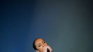 Zagreb, 221111.
Britanska skupina Sade predvodjena karizmatcnom pjevacicom Sade Adu odrzala je veceras koncert u Areni Zagreb u sklopu svoje turneje Sade Live.
Foto: Neja Markicevic / CROPIX