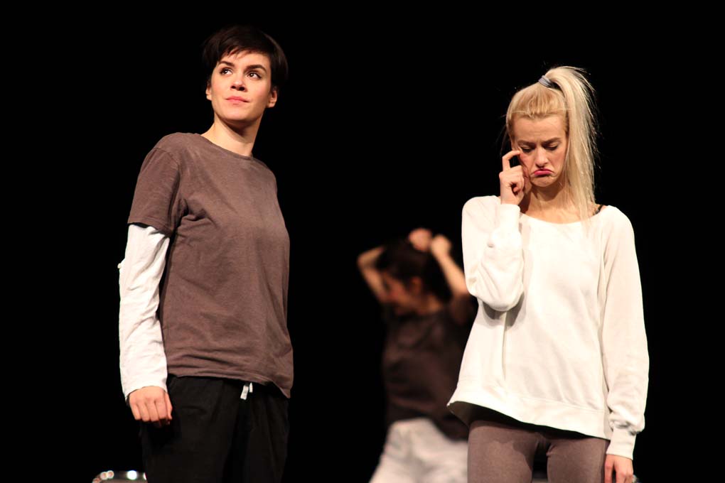 Kazalište KNAP i Umjetnička organizacija Kravice, predstava “Glumice&to”; foto Iva Perinčić Kazalište KNAP i Umjetnička organizacija Kravice, predstava “Glumice&to”; foto Iva Perinčić