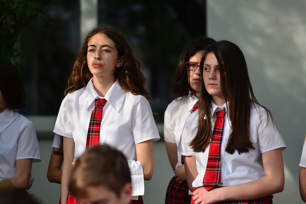 Kazališna udruga “Igrajmo se” predstavila je dramsku igru “Coffee to go” u atriju Gradske knjižnice Zadar