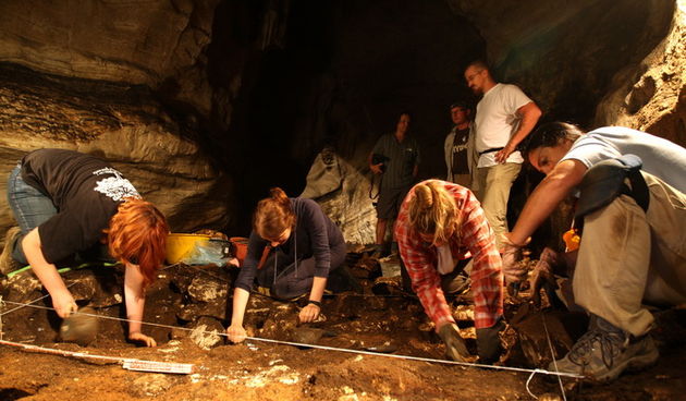 Zadar, 060712.
Predstavljanje novih arheoloskih nalaza iz spilje neandertalaca iz srednjeg paleolitika. Spilja se nalazi u kanjonu ispod utvrde Klicevica u blizini Benkovca. Arheolozi su pronasli ostatke alata kojima su se sluzili neandertalci prije 40 ti