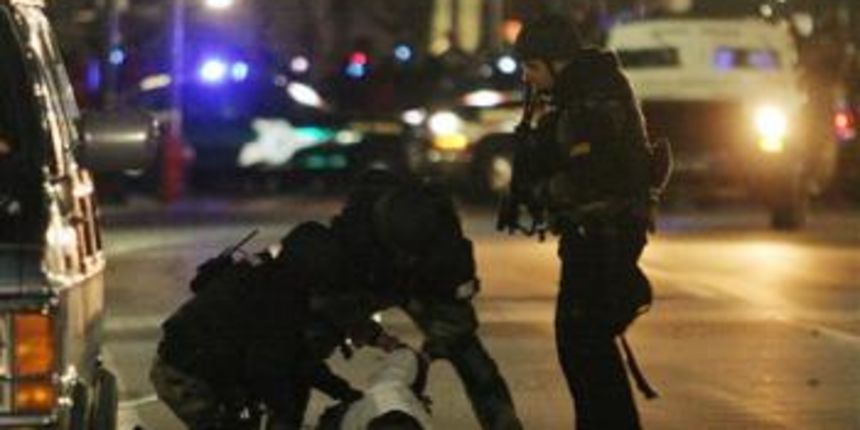 Postrojbe SWAT-a uhitile Eisenberga/Foto: AP Postrojbe SWAT-a uhitile Eisenberga/Foto: AP