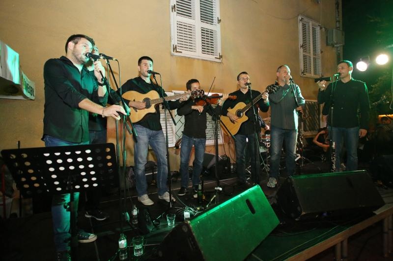 Građani se do ranih jutarnjih sati zabavljali na tradicionalnoj Varoškoj fešti, foto: Filip Brala/PIXSELL Građani se do ranih jutarnjih sati zabavljali na tradicionalnoj Varoškoj fešti, foto: Filip Brala/PIXSELL