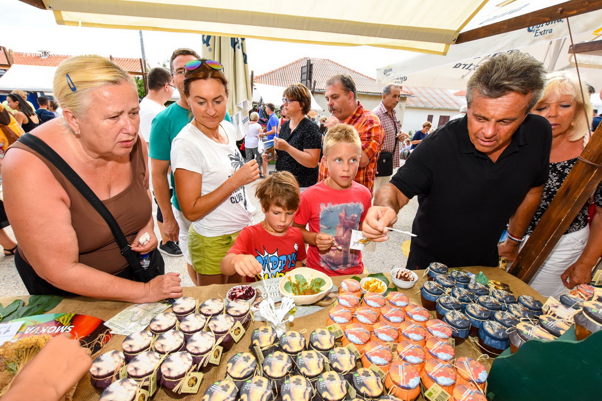 4. Fešta od sira u Kolanu