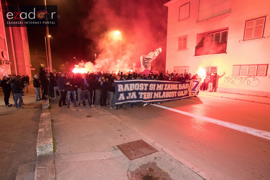 Okupljanje Tornada na Forumu i korteo do Krešinog doma Okupljanje Tornada na Forumu i korteo do Krešinog doma