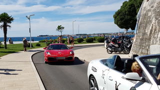 Pink Wing, jedinstvena gastro-turistička karavana luksuznih automobila gostovala je u Zadru na Pozdravu suncu. Foto: Mladen Malik