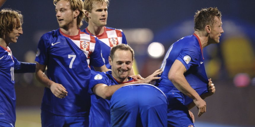 Zagreb, 220313.Stadion Maksimir.Kvalifikacijska utakmica za Svjetsko prvenstvo u Brazilu, 2014. godine, izmedju reprezentacija Hrvatske i Srbije.Na slici: Olic slavi pogodak,Modric, Rakitic, Strinic, Simunic.Foto: Tom Dubravec / CROPIX Zagreb, 220313.Stadion Maksimir.Kvalifikacijska utakmica za Svjetsko prvenstvo u Brazilu, 2014. godine, izmedju reprezentacija Hrvatske i Srbije.Na slici: Olic slavi pogodak,Modric, Rakitic, Strinic, Simunic.Foto: Tom Dubravec / CROPIX