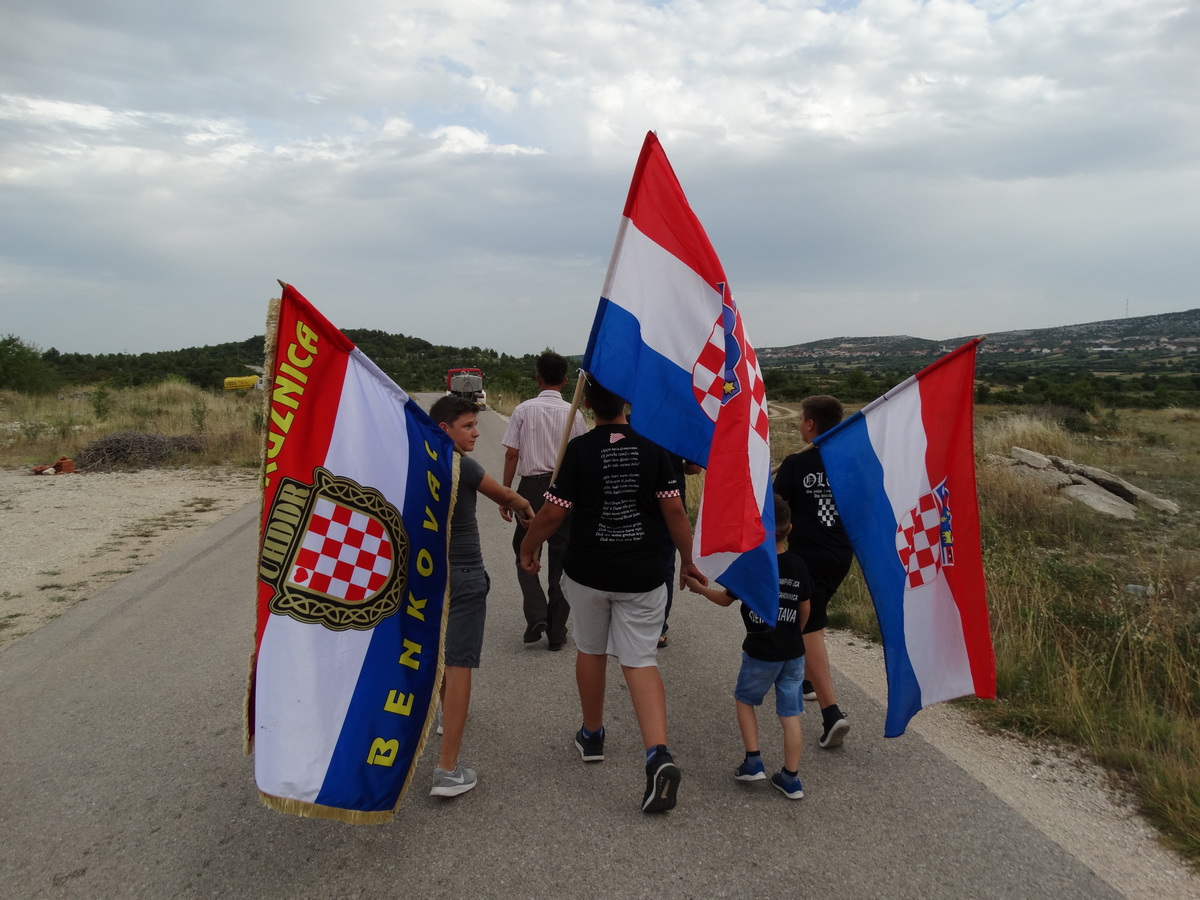 Molitvena hodnja “Koracima nade u istinu”, tradicija koja ne blijedi Molitvena hodnja “Koracima nade u istinu”, tradicija koja ne blijedi