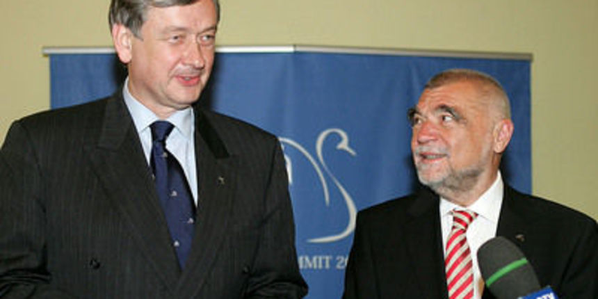 Makedonija, Ohrid, 02.05.2008, 02. Maj 2008 Predsednik RS Danilo Tuerk na 15. srecanju predsednikov Srednjeevropskih drzav na Ohridu. Bilateralno srecanje s predsednikom Republike Hrvaske Stjepanom Mesicem Foto: Tina Kosec/Bobo Makedonija, Ohrid, 02.05.2008, 02. Maj 2008 Predsednik RS Danilo Tuerk na 15. srecanju predsednikov Srednjeevropskih drzav na Ohridu. Bilateralno srecanje s predsednikom Republike Hrvaske Stjepanom Mesicem Foto: Tina Kosec/Bobo