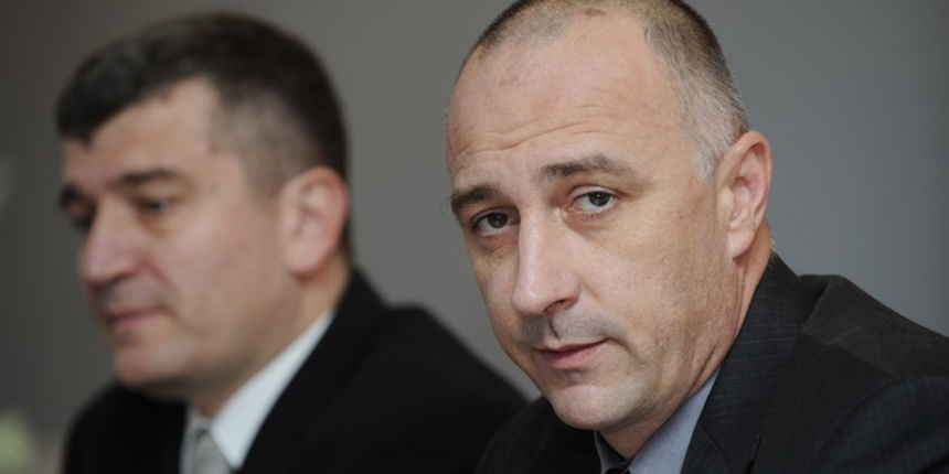 Vodice, 250113.
Ministar gospodarstva Ivan Vrdoljak na konferenciji za medije HNS-a govorio je o koalicijskim partnerima na predstojecim lokalnim izborima i trenutacnom stanju u gospodarstvu.
Foto: Niksa Stipanicev / CROPIX Vodice, 250113.
Ministar gospodarstva Ivan Vrdoljak na konferenciji za medije HNS-a govorio je o koalicijskim partnerima na predstojecim lokalnim izborima i trenutacnom stanju u gospodarstvu.
Foto: Niksa Stipanicev / CROPIX