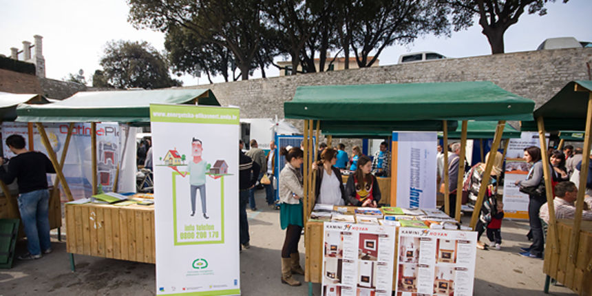 Info sajmom zaključen Tjedan energetske učinkovitosti. Đir po gradu 24. ožujka 2012. (foto:Saša Čuka)