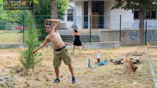 Simboličnim rušenjem zida započeo je urbani festival KvartArt na Voštarnici