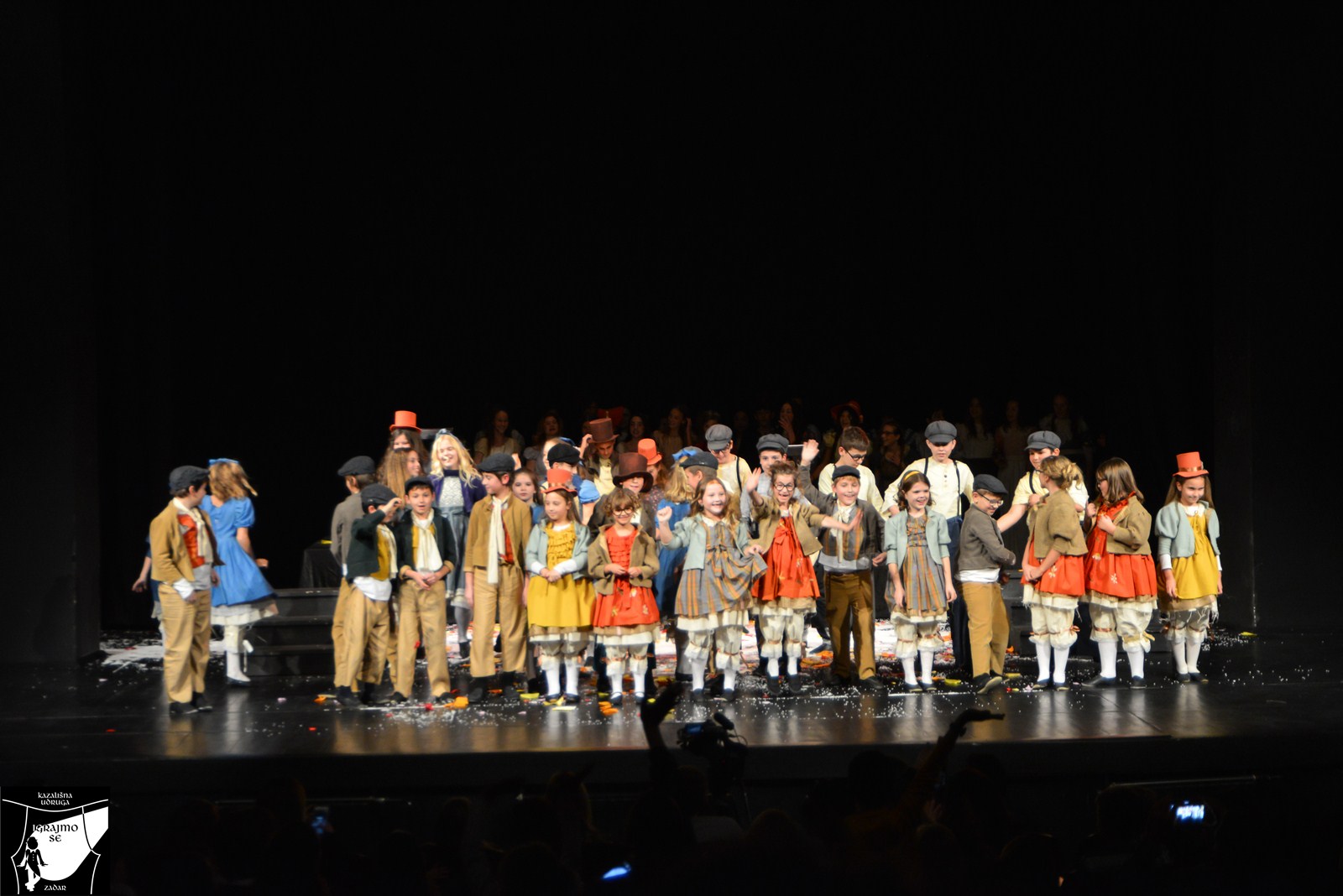 Kazališna udruga “Igrajmo se”: Predstava “Godišnja doba”