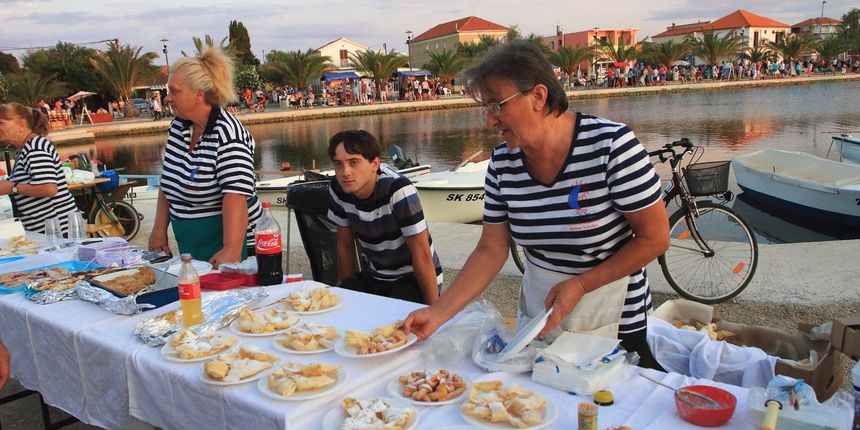 Trka Tovarov – 48. Memorijal Kenje Vijole Sukošan  Photo: Leo Banić