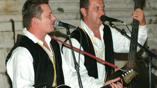 Pet Tambura na Narodnom trgu