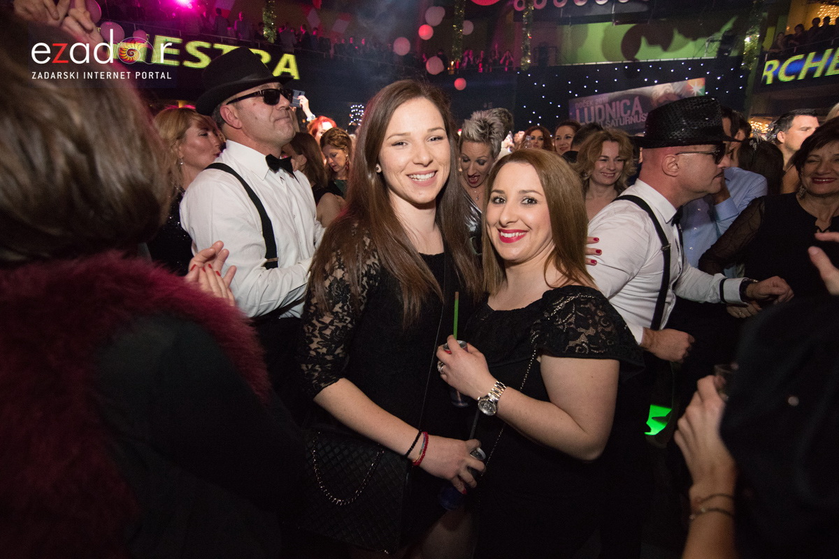 Ludnica u Saturnusu: Najbolji doček u svemiru i šire Ludnica u Saturnusu: Najbolji doček u svemiru i šire