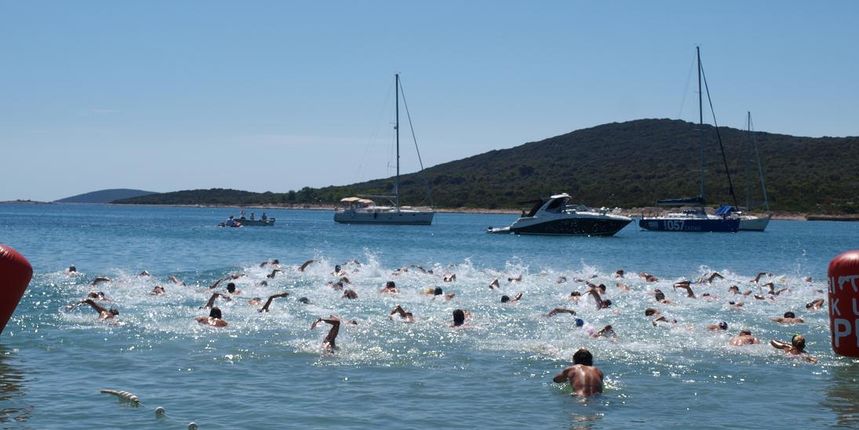 OLYMPUS DIGITAL CAMERA OLYMPUS DIGITAL CAMERA